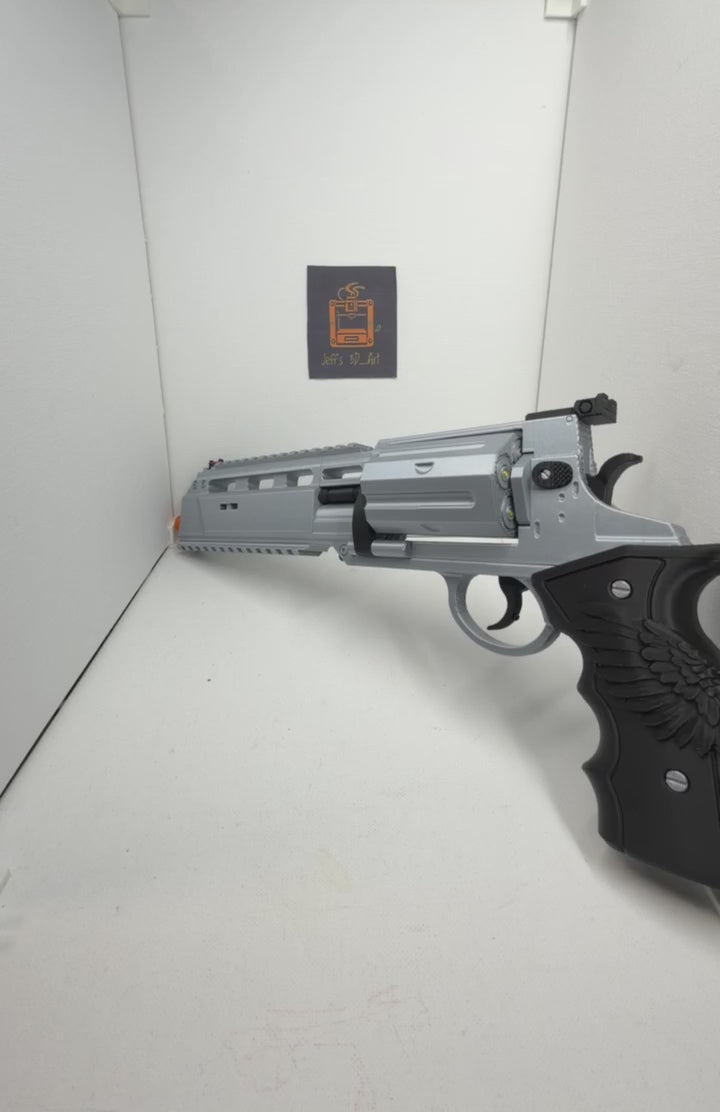 Resident Evil 9 Requiem 2026-Leon's Revolver Requiem 1:1 Prop + Stand
