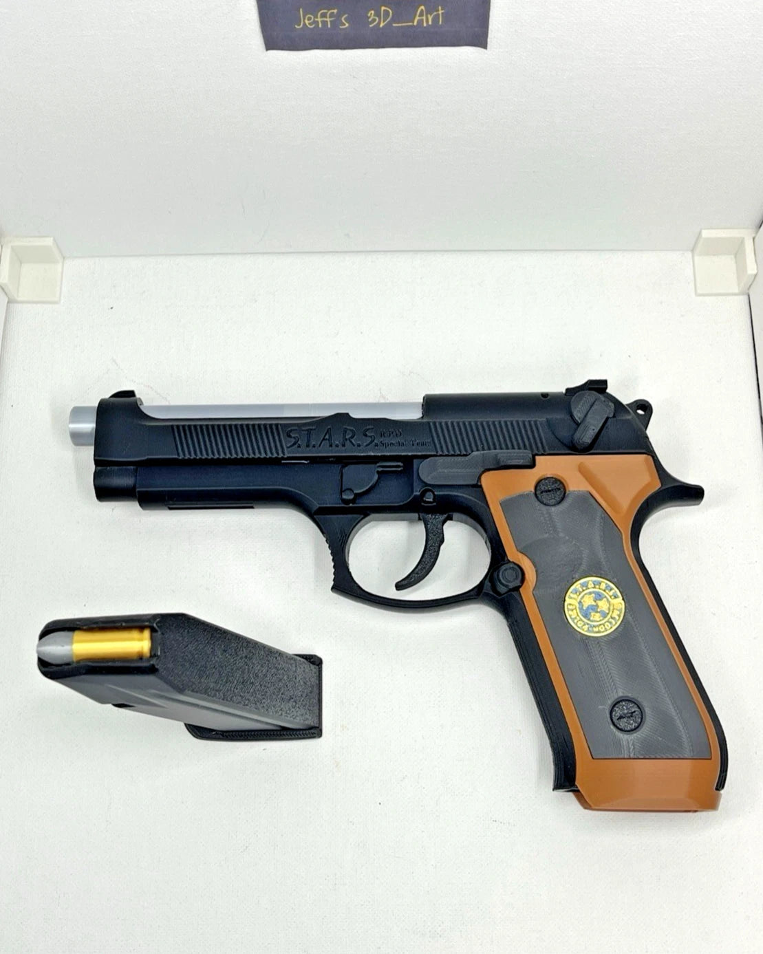 Beretta 92F Samurai Edge Resident Evil handgun 1:1 Prop + Stand