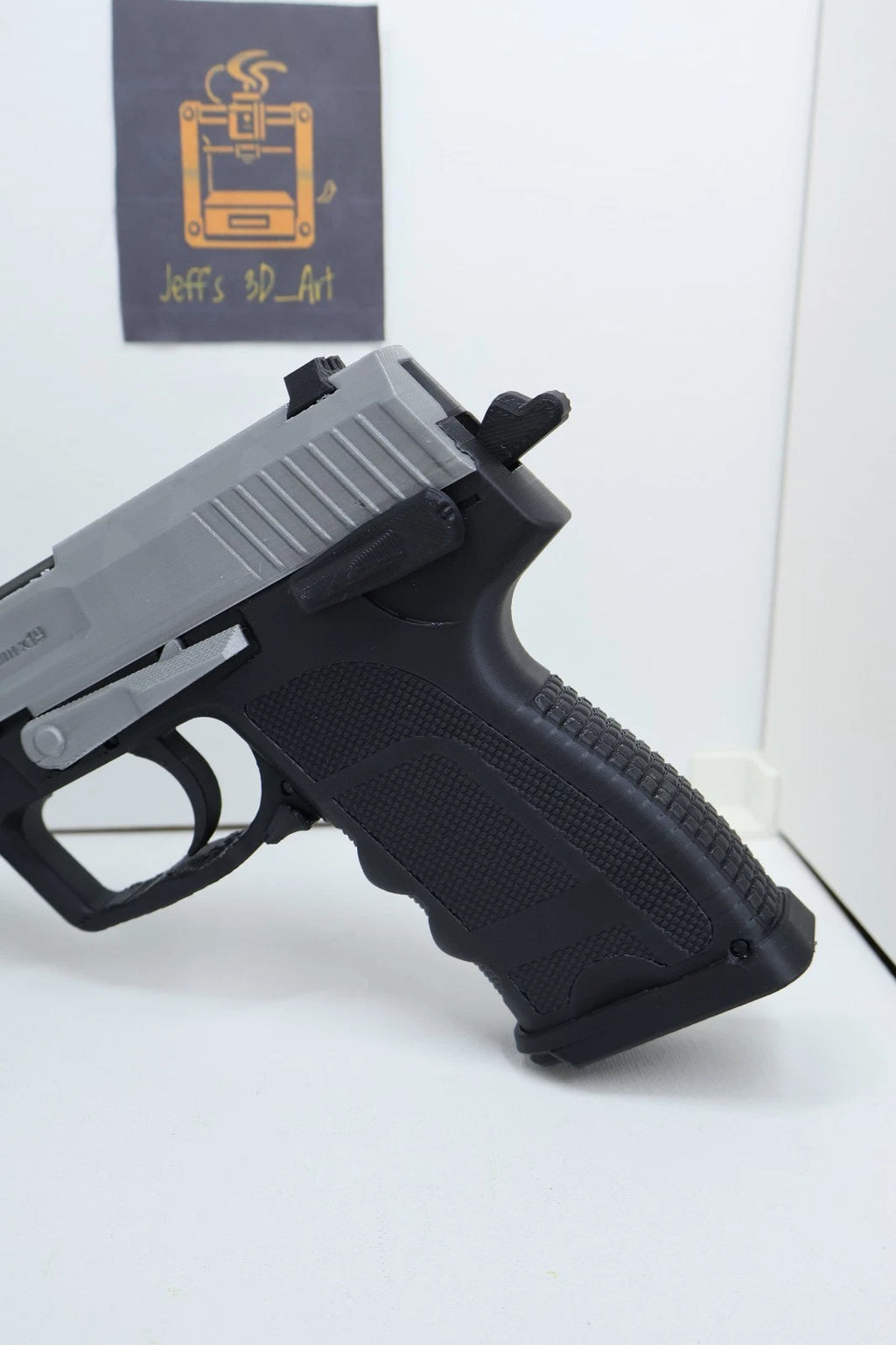 Resident Evil 4 Gun Pistol SG-09 R - Hand Gun - Moving Slide 1:1 Prop Cosplay