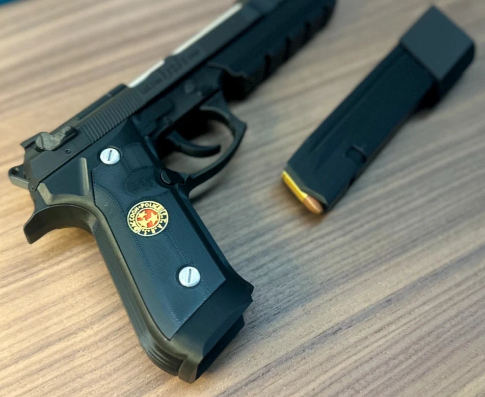 Resident Evil – Samurai Edge - Barry Burton 1:1 Cosplay Costume Props