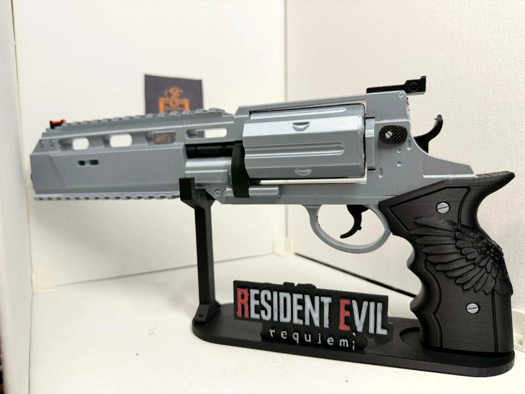 Resident Evil 9 Requiem 2026-Leon's Revolver Requiem 1:1 Prop + Stand